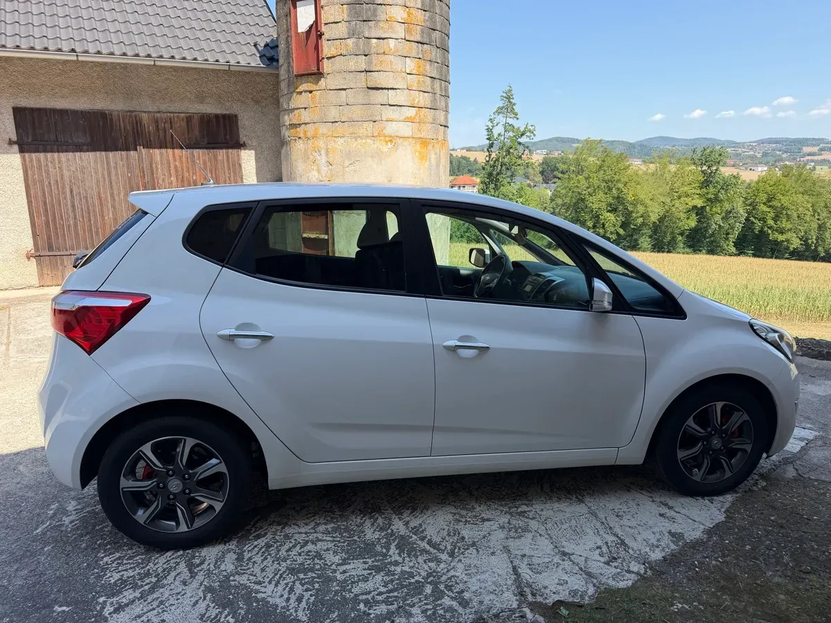 Hyundai Ix20 2016 photo 3