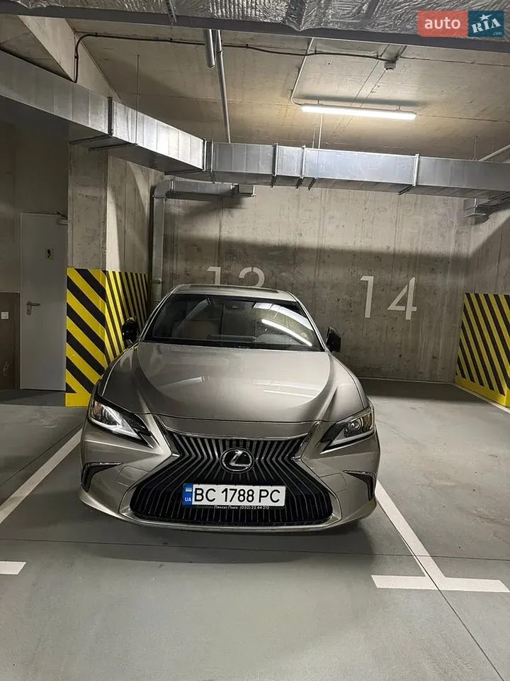 Lexus Es