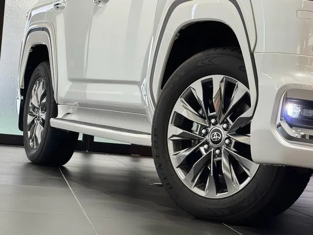 Toyota Land Cruiser Zx 2026 photo 3