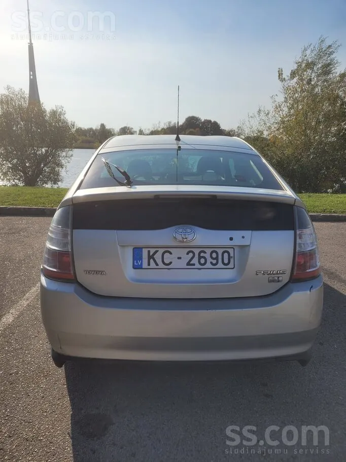 Toyota Prius 2004 photo 4