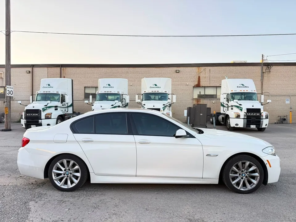 BMW 528I