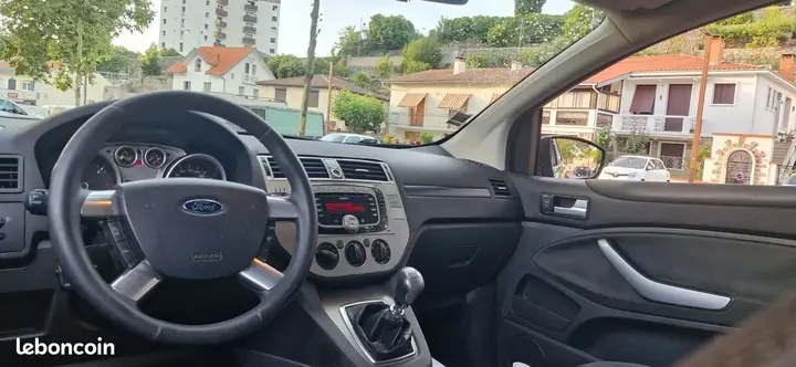 Ford Kuga 2010 photo 3