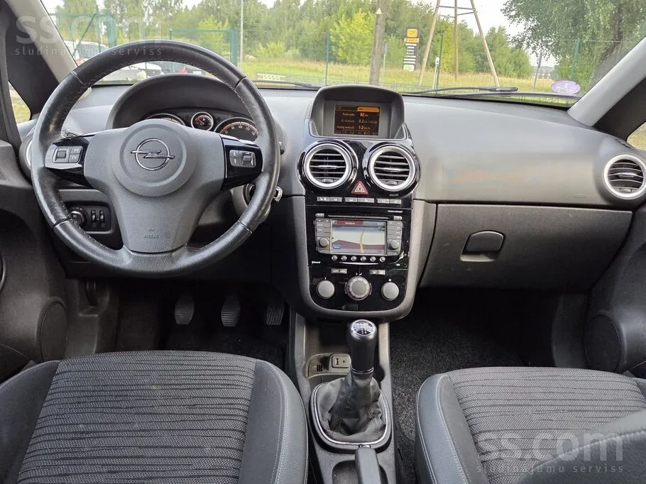 Opel Corsa 2014 photo 2