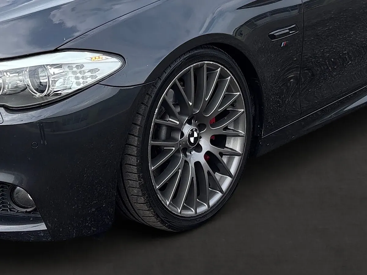 BMW 5 Series 2011 photo 3