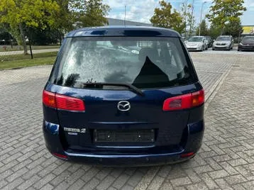 Mazda 2 2006 photo 3