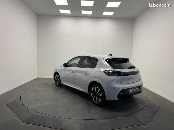 Peugeot 208 2026 photo 3