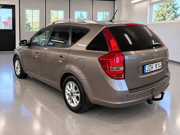 Kia Ceed 2010 photo 4