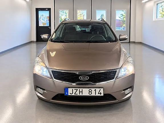 Kia Ceed 2010 photo 2