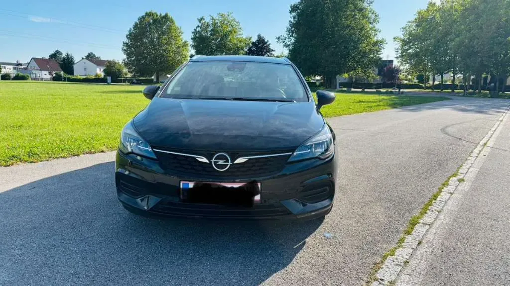 Opel Astra 2022 photo 3