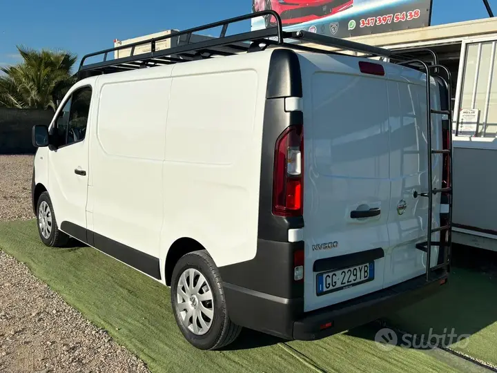 Nissan Nv300 2021 photo 3