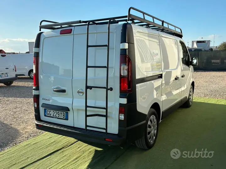 Nissan Nv300 2021 photo 2