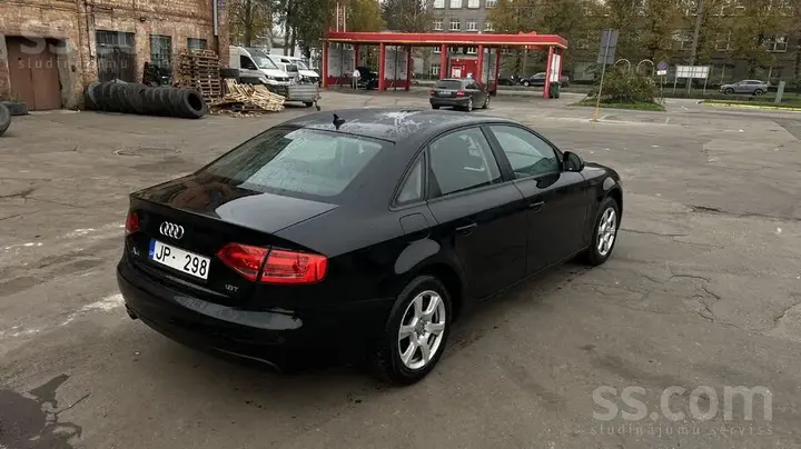 Audi A4 2008 photo 2