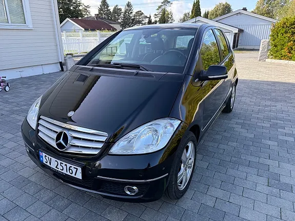 Mercedes-Benz A160 2012 photo 2