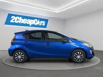 Toyota Aqua 2015 photo 5