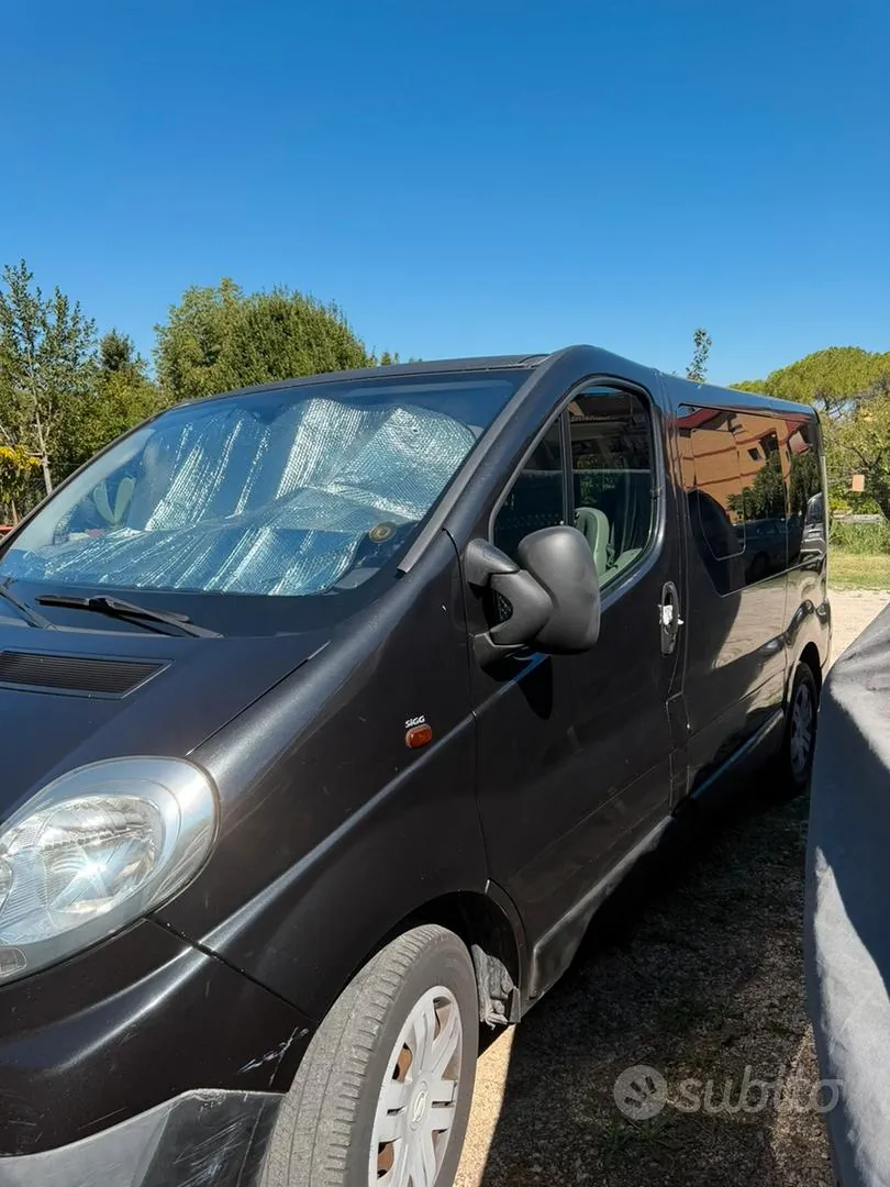 Opel Vivaro 2012 photo 3