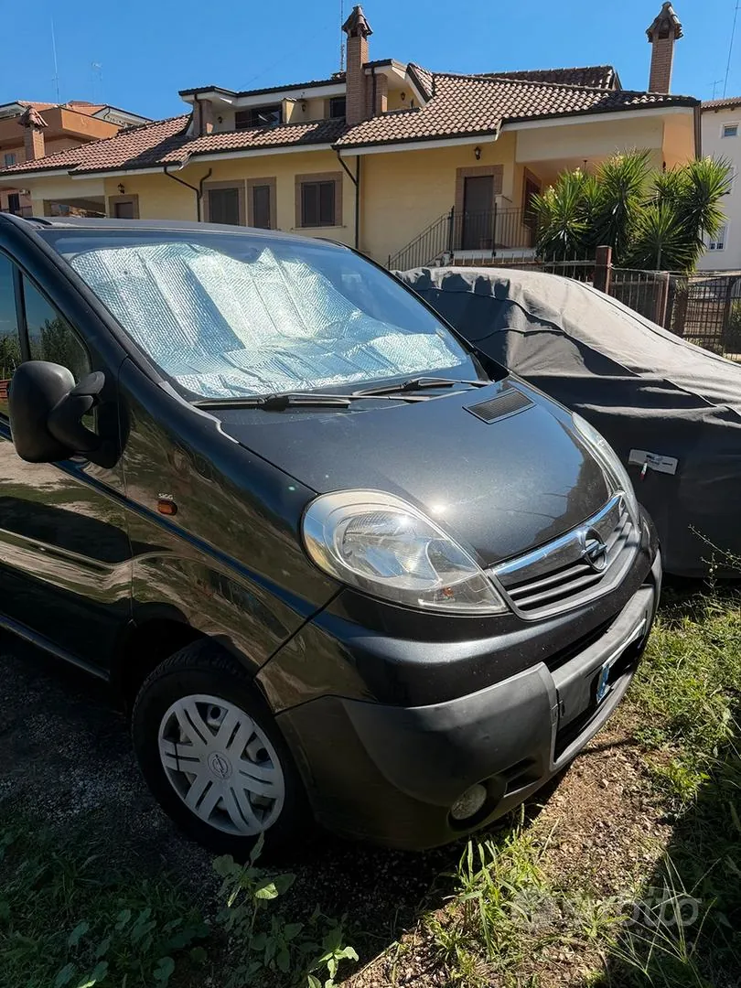 Opel Vivaro 2012 photo 4