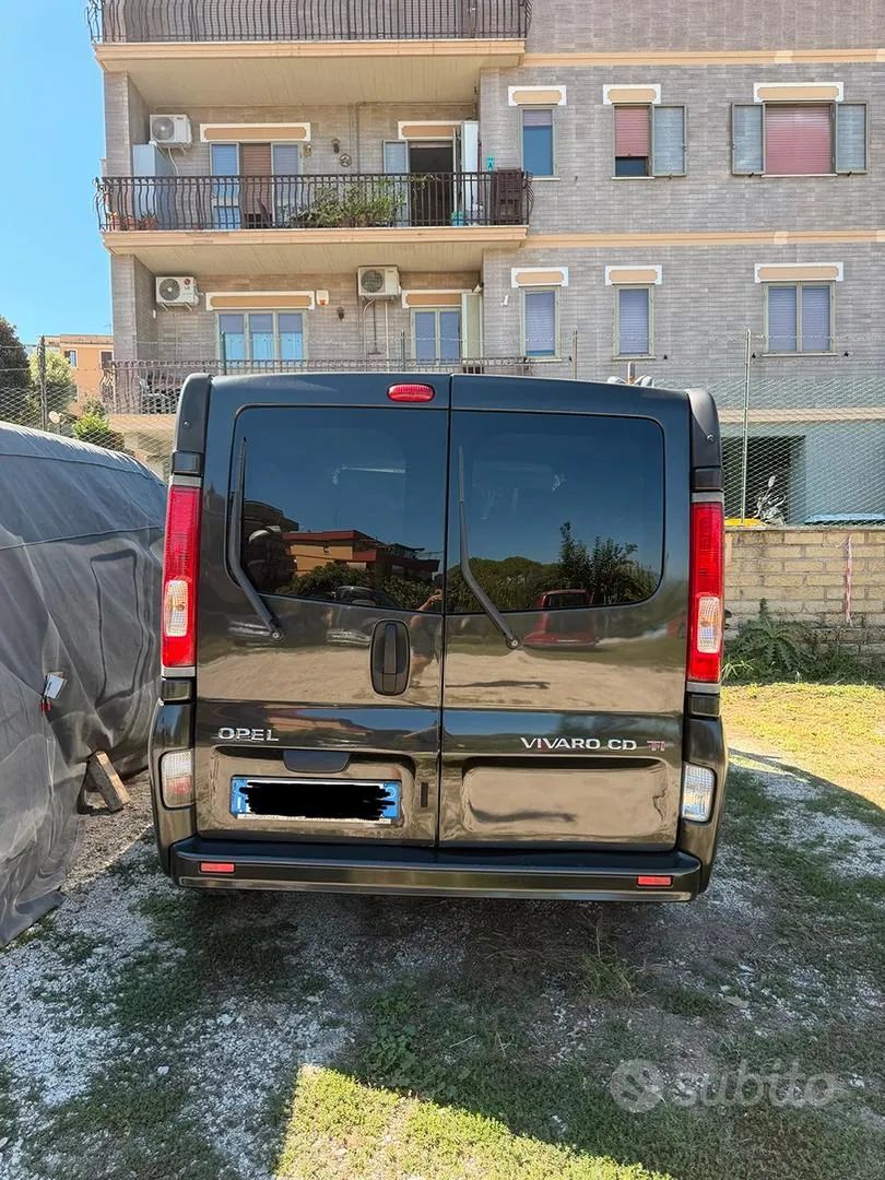 Opel Vivaro 2012 photo 2