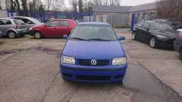Volkswagen Polo 2000 photo 2