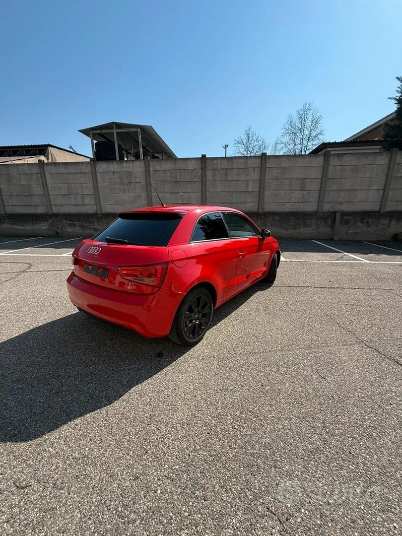 Audi A1 2011 photo 2