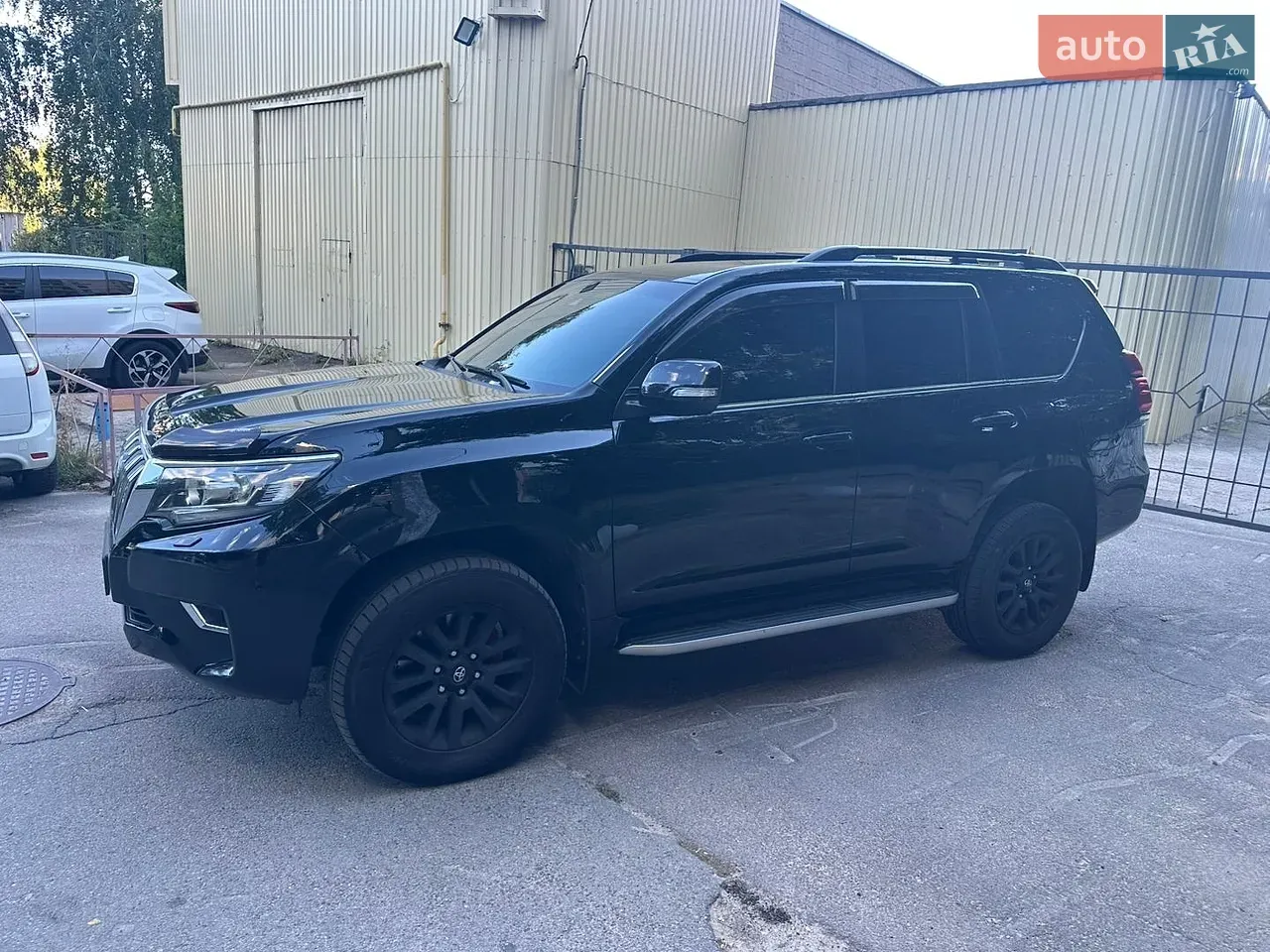 Toyota Land Cruiser Prado 2017 photo 2