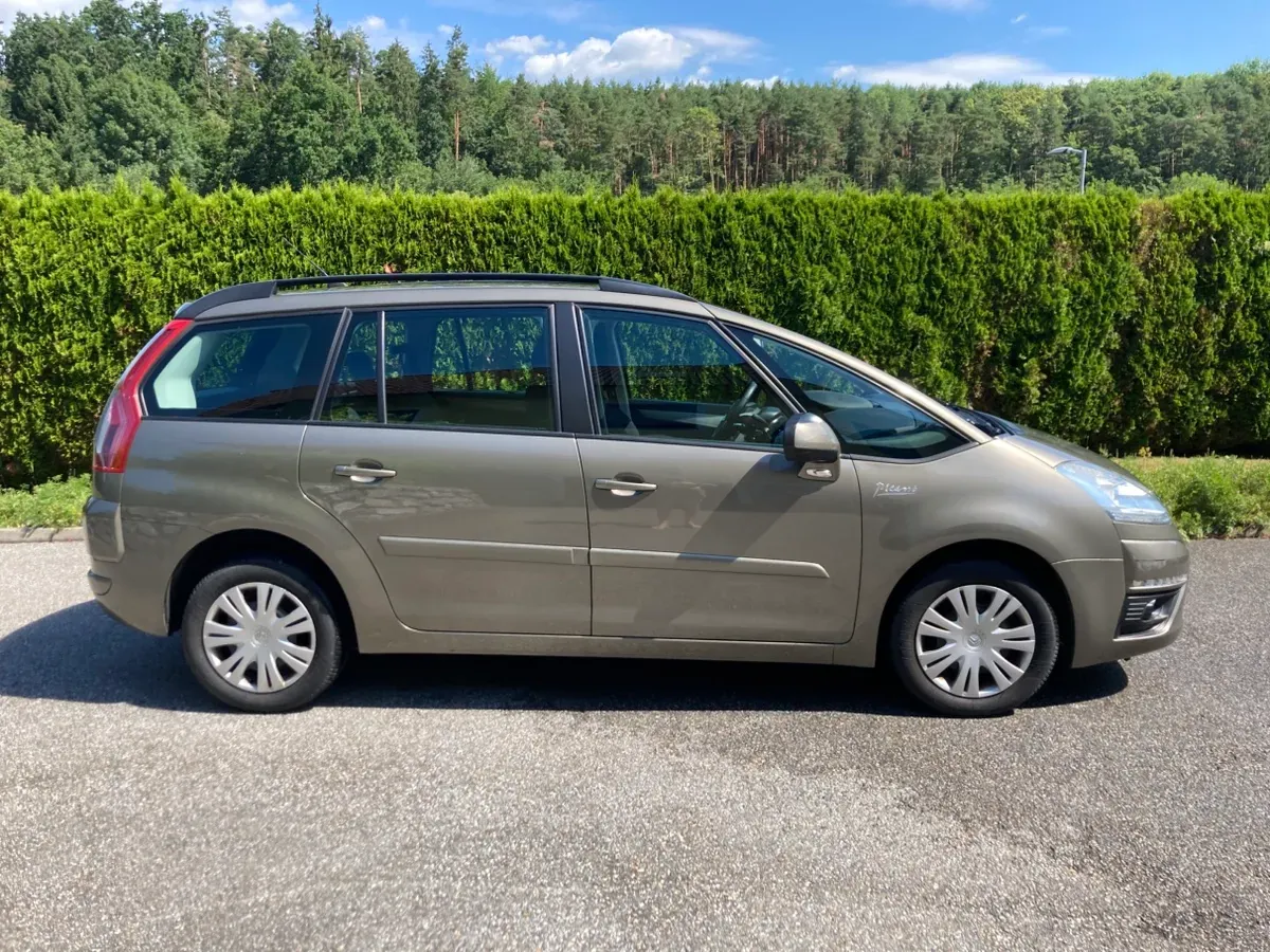Citroen Grand C4 Picasso 2011 photo 3