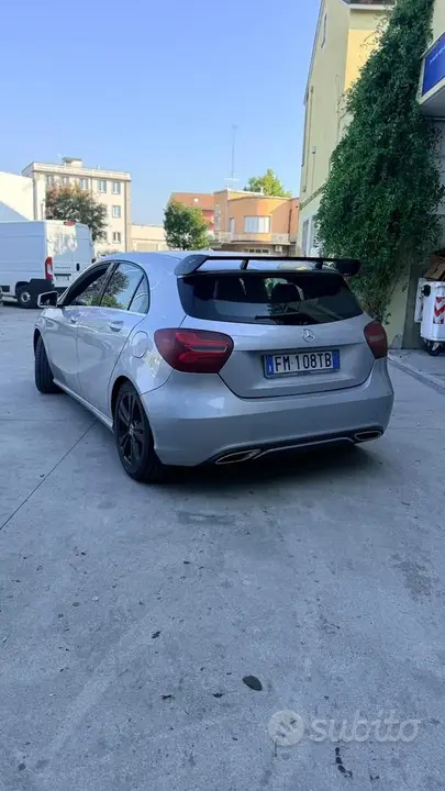 Mercedes-Benz A 180 2017 photo 4