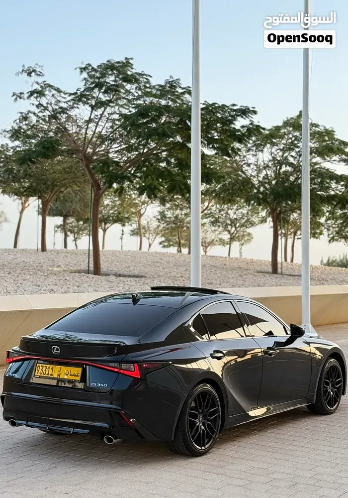 Lexus Is 350 2024 photo 2