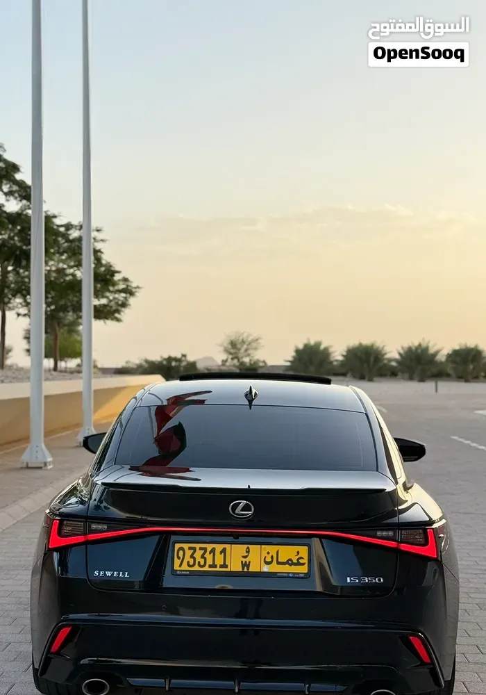 Lexus Is 350 2024 photo 3