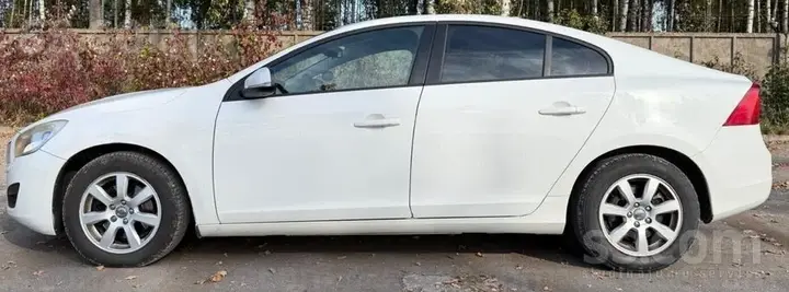 Volvo S60 2012 photo 2