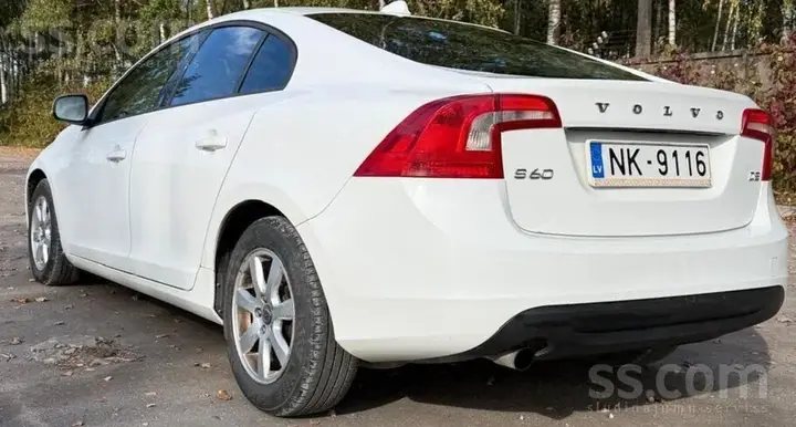Volvo S60 2012 photo 3
