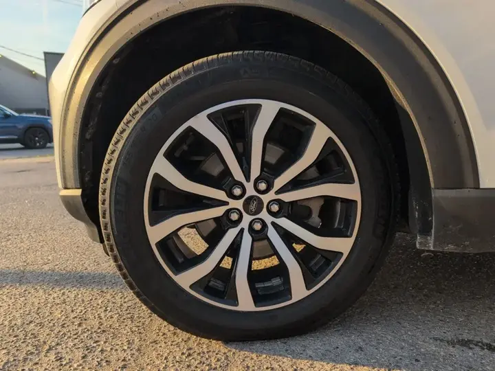 Ford Explorer 2020 photo 2