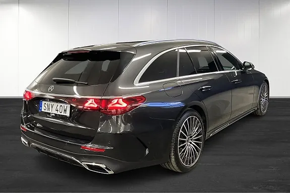 Mercedes-Benz E300 De 2026 photo 3