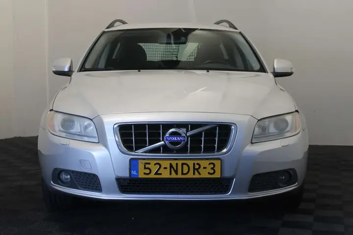 Volvo V70 2009 photo 2