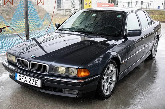 BMW 750I