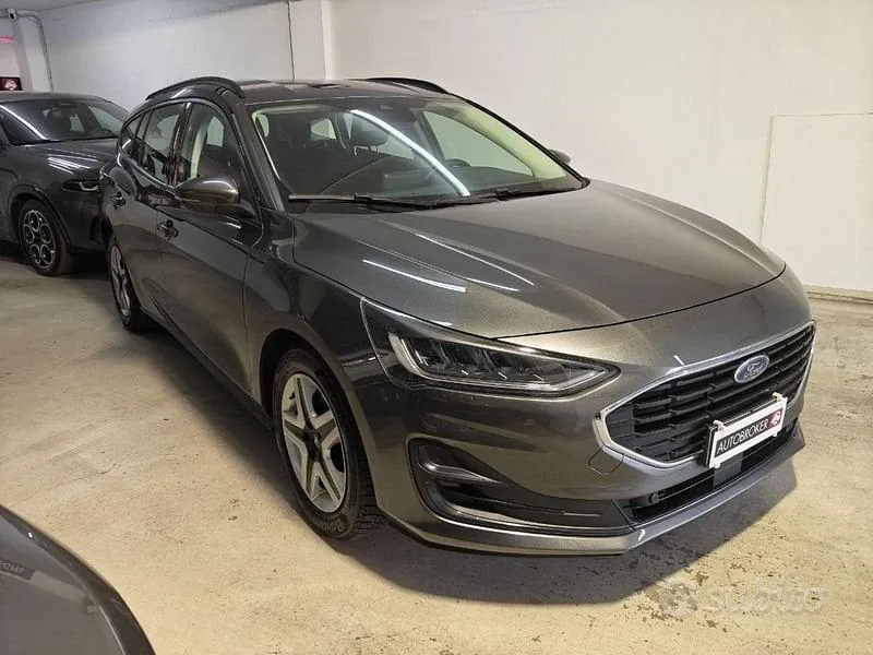 Ford Focus 2023 photo 3