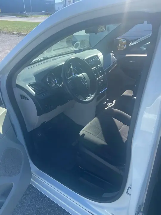Dodge Grand Caravan 2013 photo 5