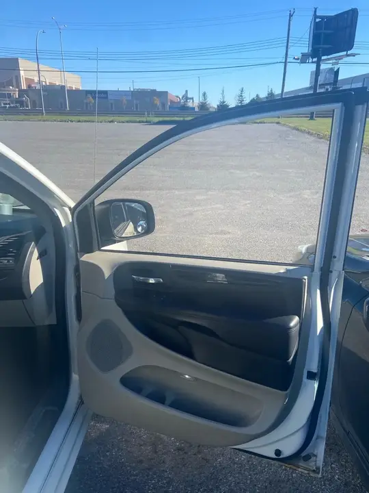 Dodge Grand Caravan 2013 photo 4
