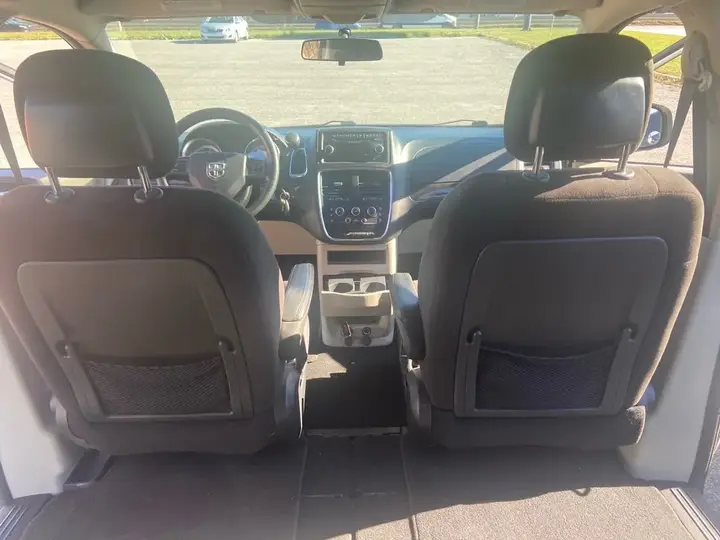 Dodge Grand Caravan 2013 photo 2