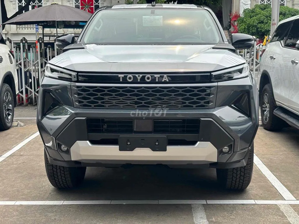 Toyota Hilux 2026 photo 2
