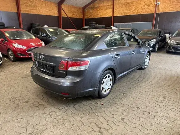 Toyota Avensis 2011 photo 5