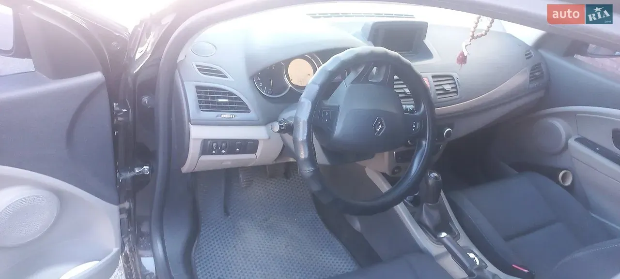 Renault Megane 2011 photo 5