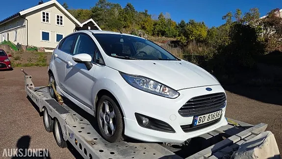 Ford Fiesta 2013 photo 2