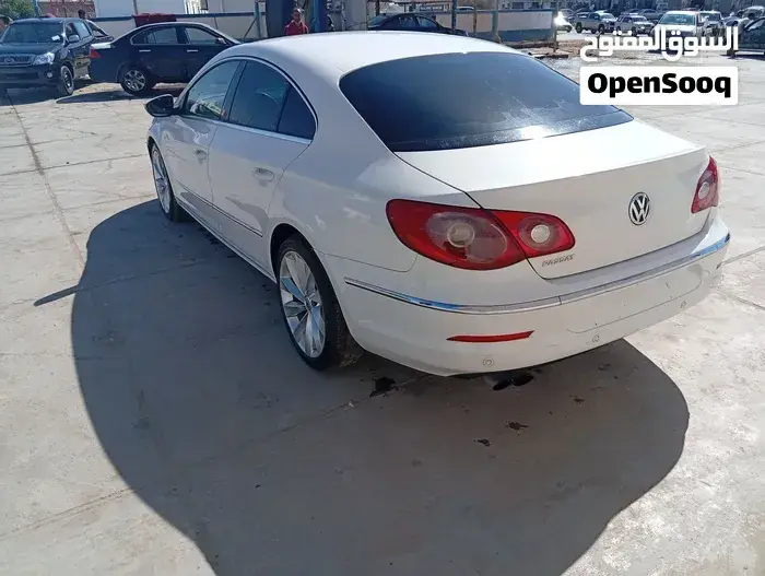 Volkswagen Passat 2011 photo 2