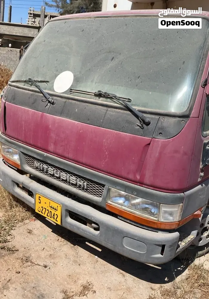 Mitsubishi Canter 2004 photo 2