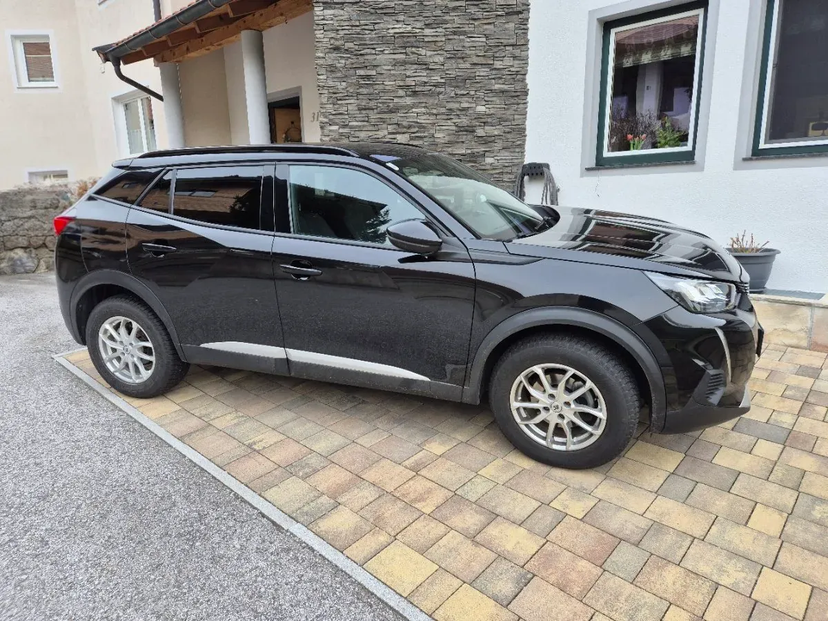 Peugeot 2008 2023 photo 3