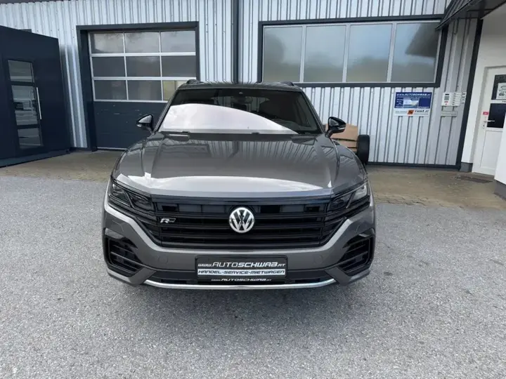 Volkswagen Touareg 2019 photo 2