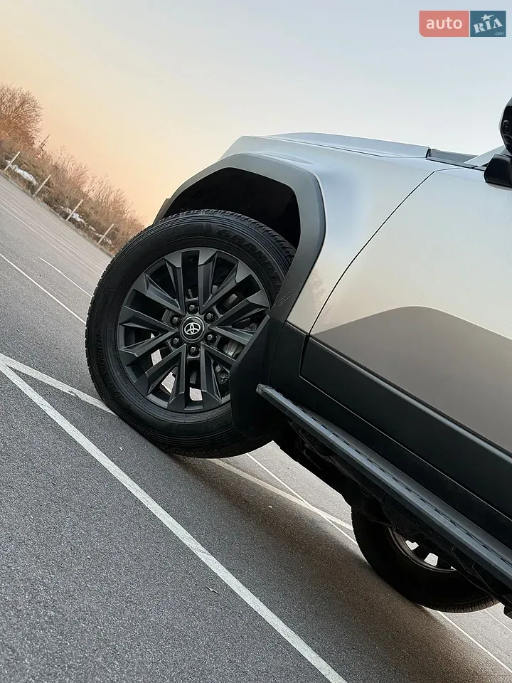 Toyota Land Cruiser Prado 2024 photo 5