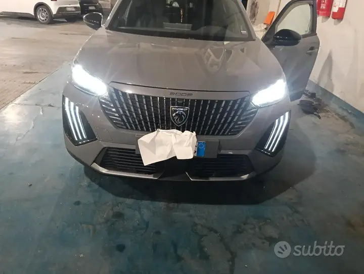 Peugeot 2008 2023 photo 2