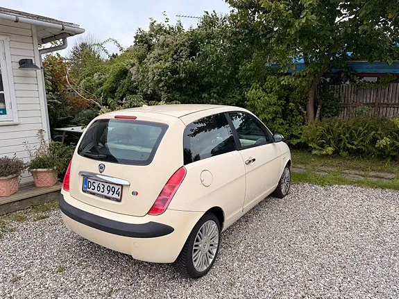 Lancia Ypsilon 2004 photo 3