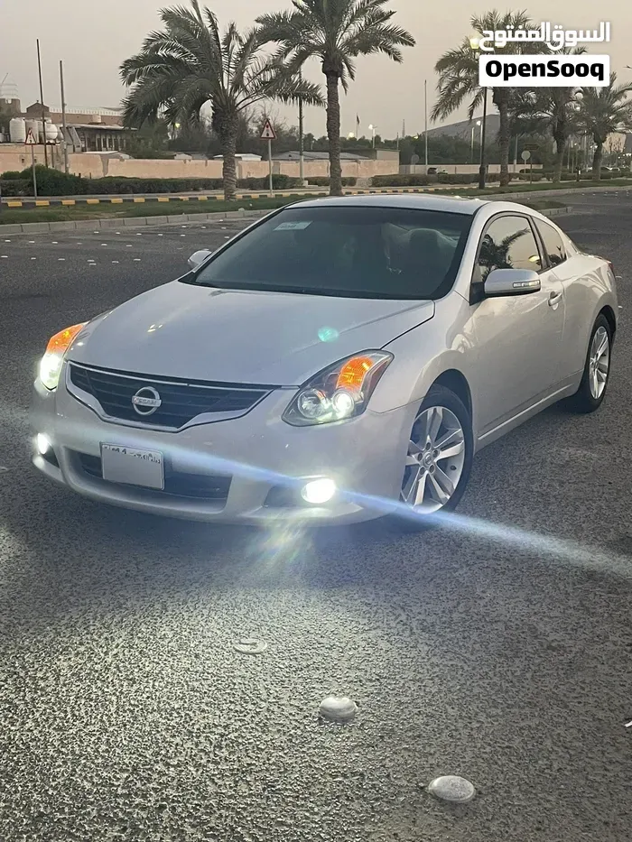 Nissan Altima 2012 photo 2